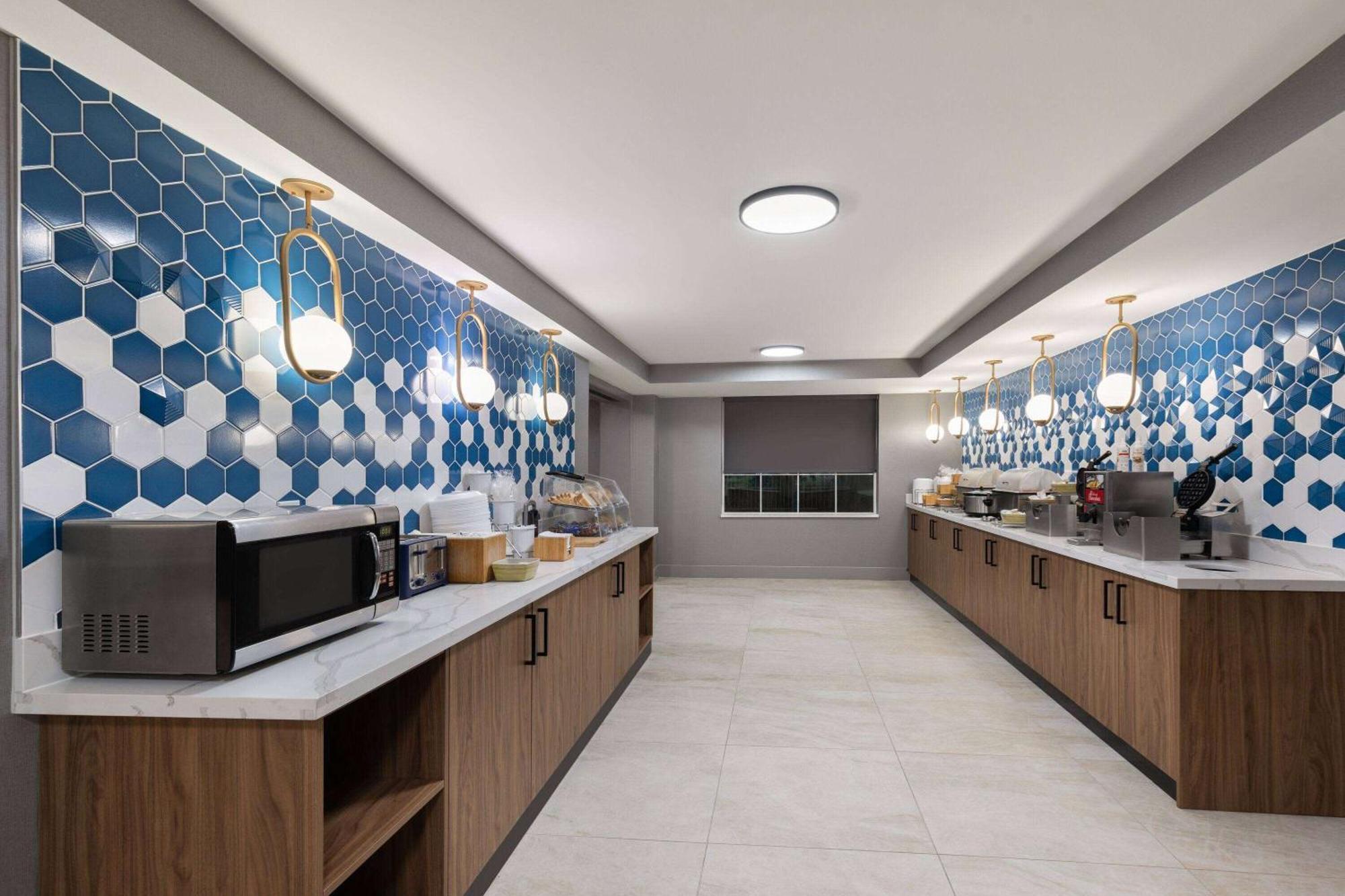 Hawthorn Extended Stay By Wyndham Knoxville Exterior photo